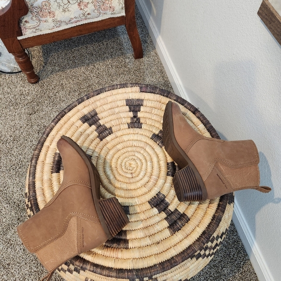 TEVA Leather Anaya Waterproof Chelsea Boot  - Picture 2 of 9